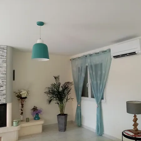 2 Avec Piscine Et Au Calme, A Proximite.