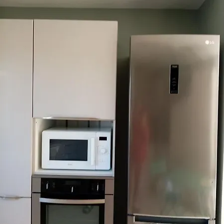 2 Avec Piscine Et Au Calme, A Proximite. Alloggio in famiglia