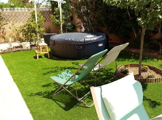 2 Avec Piscine Et Au Calme, A Proximite. *