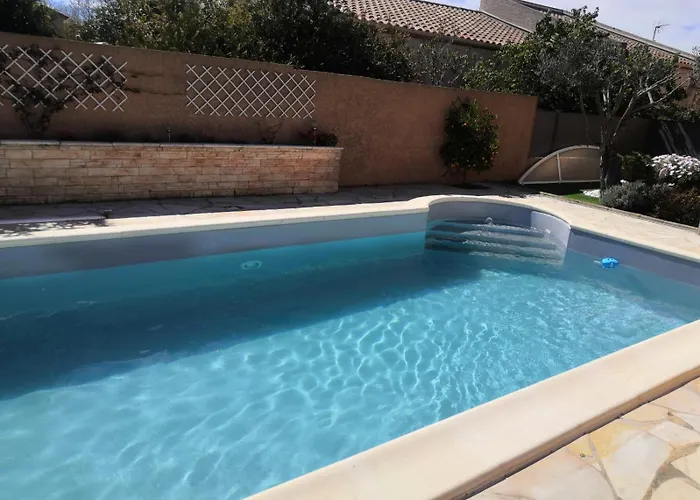 2 Avec Piscine Et Au Calme, A Proximite. *
